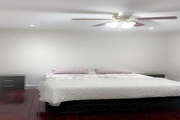 膳宿费 Beautiful Private Room Near Airport