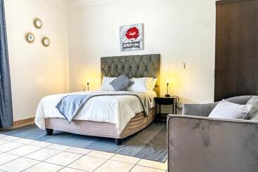פנסיון Bobisemo Luxury Guesthouse