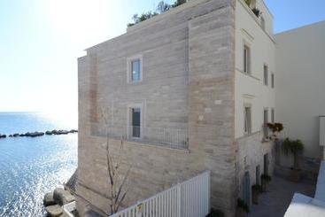 ベッドアンドブレックファースト Moma Suites Private Beach