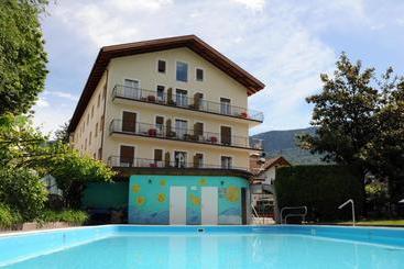 فندق Albergo Alla Torre Siegler Im Thurm
