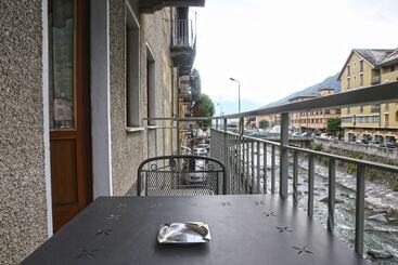 ホテル Albergo Gusmeroli