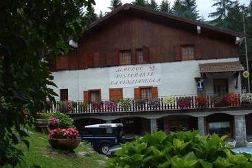 فندق Albergo La Genzianella