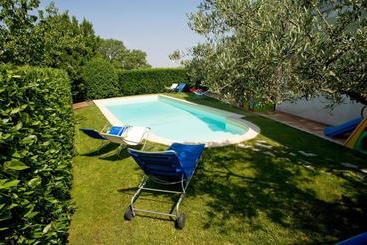 ホテル Albergo Ristorante Il Terziere