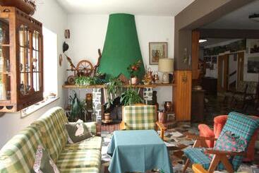 ホテル Albergo Tirolo