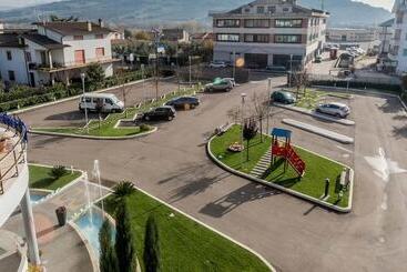 בית מלון כפרי Aquila