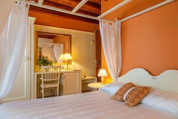 هتل Calvi Ristorante Mainor