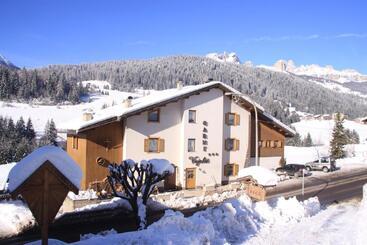 בית מלון כפרי Kyrr Smart Mountain Retreat