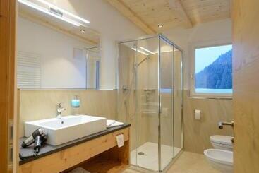 ホテル Garni August