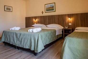 בית מלון כפרי La Tavola Rotonda