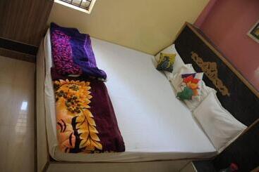 Amudha Hotels & Restaurant