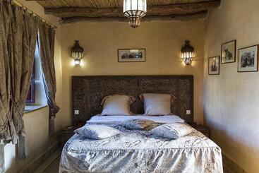 تختخواب و صبحانه Riad Des 1001 Fleurs