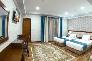 בית מלון כפרי Caravan Plaza Boutique