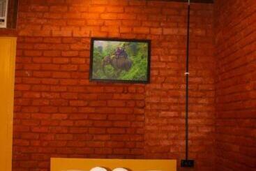 בית מלון כפרי Corbett Jungle Safari & Homestay