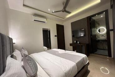 فندق Mng Stays At Bahuti Bypass