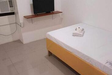 מוטל Transit Inn