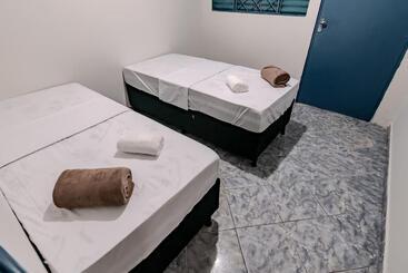 پانسیون Pousada Roosevelt Quarto 04 Pousada Central Prox Rodoviaria E Dist Industrial