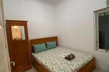 بنسيون Wisma Sadewa