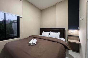 Brenn Hotel Semarang Mitra Reddoorz