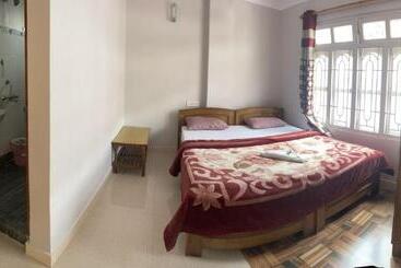 ホテル Anjali Delux