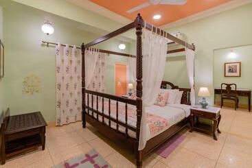 בית מלון כפרי Sheel Mahal  Near Hawa Mahal