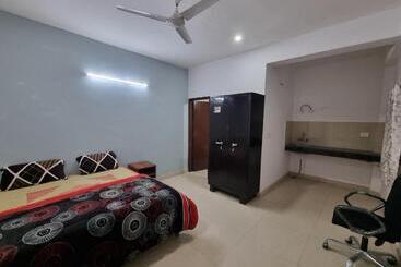 פנסיון Windy Cliff Coliving