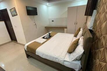 مبيت وإفطار Grand Orchid