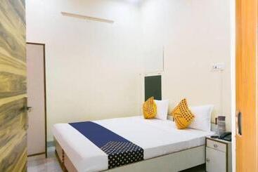 Отель Grg Mahadeva Homes Guest House Prayagraj