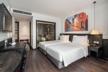 هتل Luxe Paradise Premium