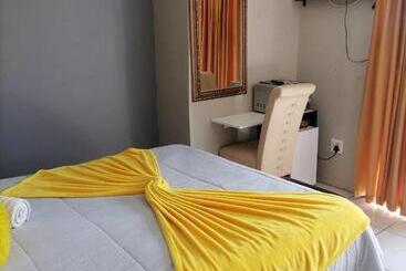 פנסיון Eeufees Guesthouse