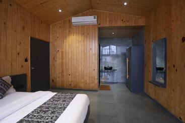 Shreephal Luxurious Resort  Best Resort In Saputara