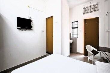 בית מלון כפרי Sarvam Lodge