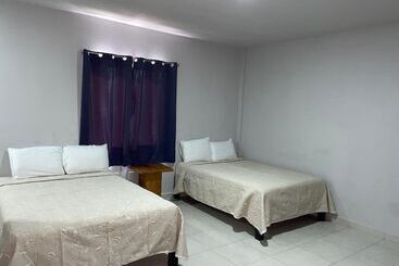 هتل Tampico Express Moralillo