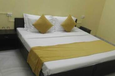 ベッドアンドブレックファースト Vardan Hotel  Ayur Stay