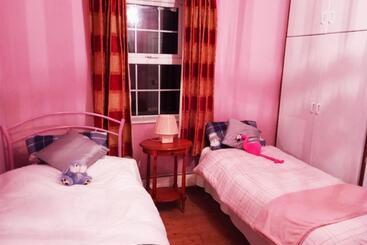 צימר Hardwood Hall