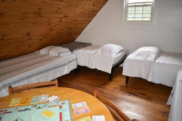 بنسيون Luxury Cabin With Fishing Pond Hot Springs