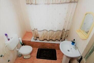 هاستل House Of Peace