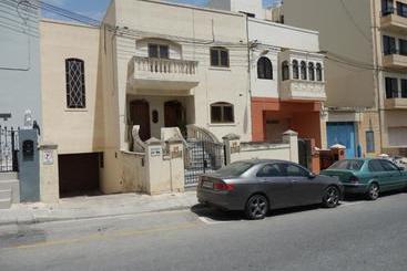 تختخواب و صبحانه Black Gold Private Room