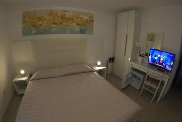 ホテル Euro Meublé