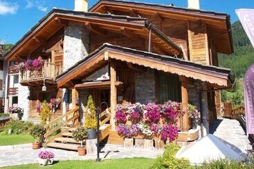 בית מלון כפרי Letterario Locanda Collomb