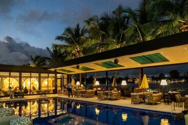 هتل Maroko Bayshore Suites