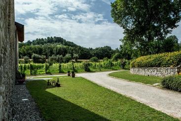 اقامتگاه Cascina La Palazzina