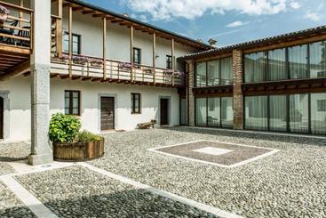 اقامتگاه Cascina La Palazzina