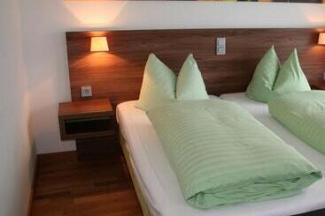 مبيت وإفطار Event Domizil H++