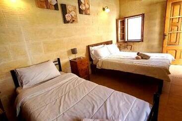 پانسیون Majsi Indoor Heated Pool B&b