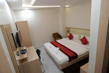 호텔 Indralok Inn