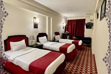 Al Sadier Place Hotel & Restaurant