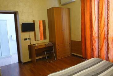 ホテル Albergo Leon D Oro