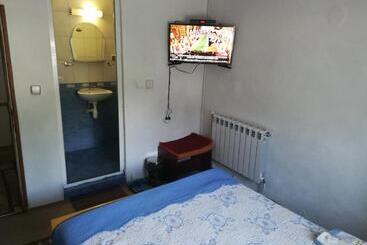 膳宿费 Guest House Rosenovi