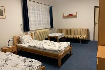 ユースホステル Turistická Ubytovňa Shb ,štrbské Pleso   Vysoké Tatry