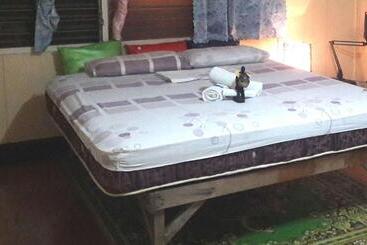 تختخواب و صبحانه Bugoy Bikers Hostel